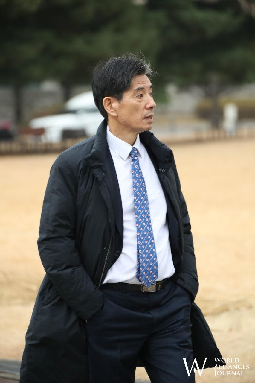 1.Dr Kwon Sung Taek.jpeg