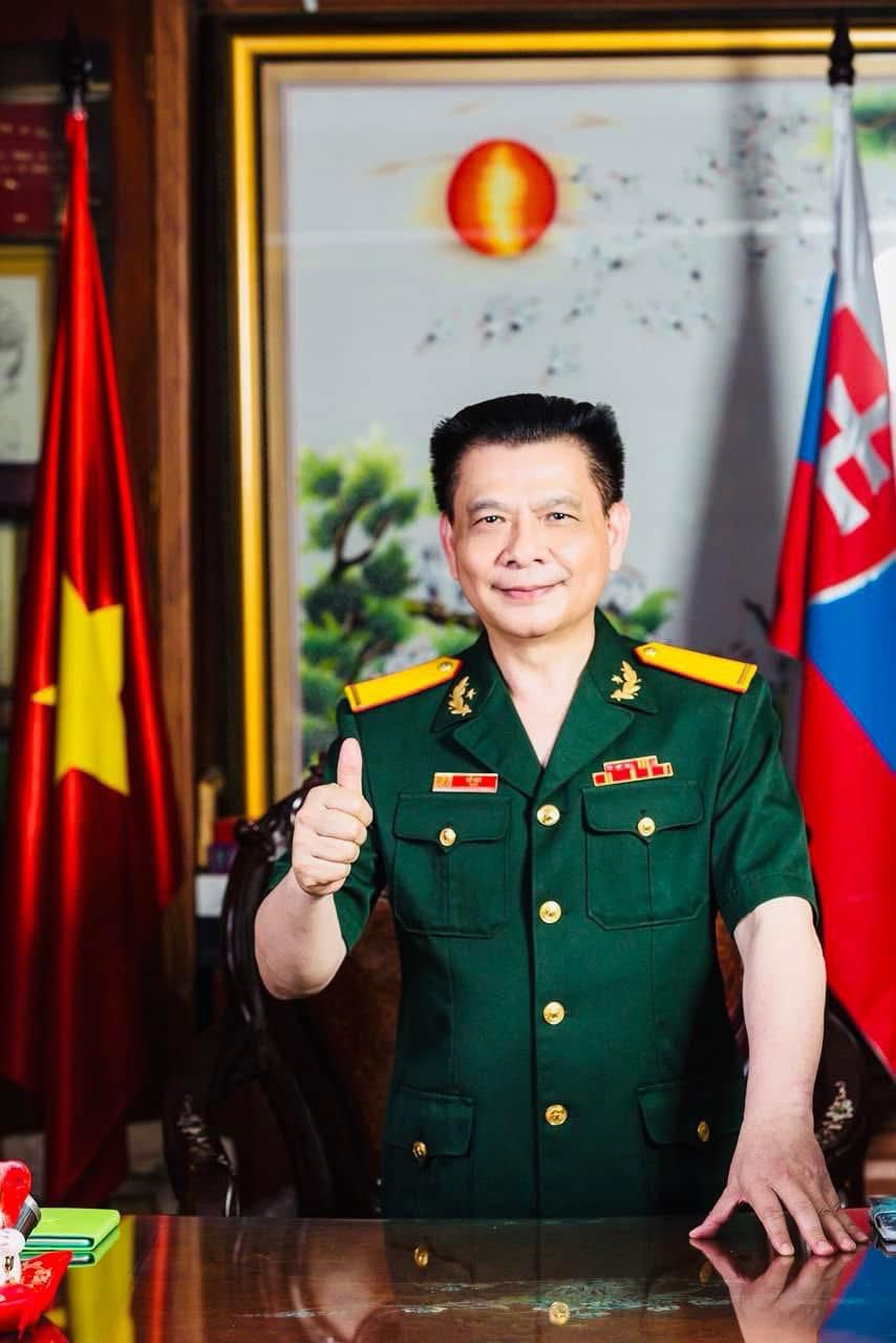 Mr Ho Huy (VN-Slovakia).jpeg